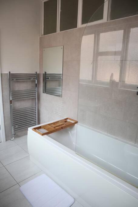 Spacious 1 Bedroom Apartment Leicester Zewnętrze zdjęcie