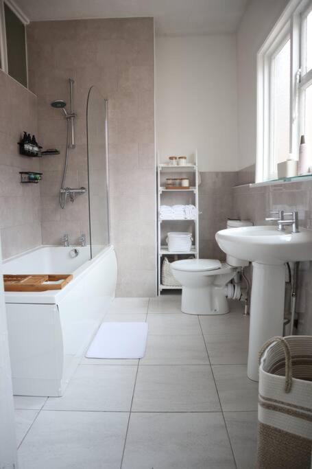 Spacious 1 Bedroom Apartment Leicester Zewnętrze zdjęcie
